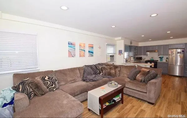 $3,200 | 113 Harding Avenue, Unit LOWR, Long Beach, NY 11561