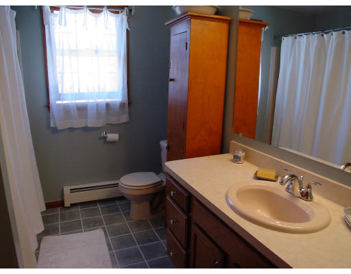 19 Sycamore Drive Rutland, MA 01543 - Photo 14 of 25 Gallery Image 14