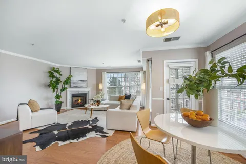 $415,000 | 2495 Angeline Drive, Unit 303, Herndon, VA 20171