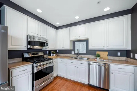 $415,000 | 2495 Angeline Drive, Unit 303, Herndon, VA 20171