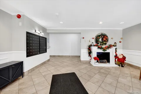 $199,999 | 709 Warburton Avenue, Unit 6E, Yonkers, NY 10701