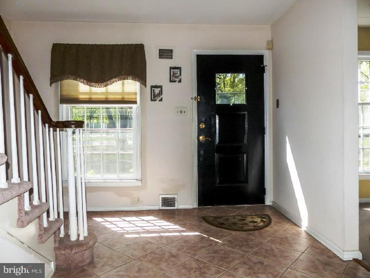 1536 Makefield Road Yardley, PA 19067 - Photo 3 of 25 Foyer