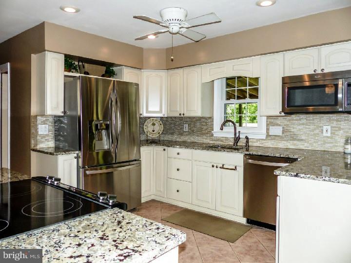 1536 Makefield Road Yardley, PA 19067 - Photo 7 of 25 Kitchen