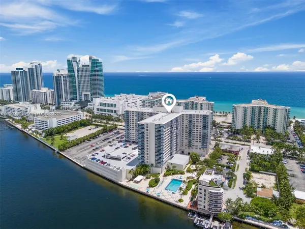 $3,100 | 3800 South Ocean Drive, Unit 719, Hollywood, FL 33019