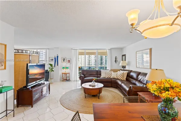 $3,100 | 3800 South Ocean Drive, Unit 719, Hollywood, FL 33019