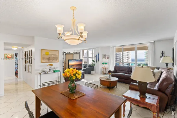 $3,100 | 3800 South Ocean Drive, Unit 719, Hollywood, FL 33019