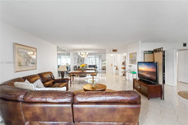 $3,100 | 3800 South Ocean Drive, Unit 719, Hollywood, FL 33019