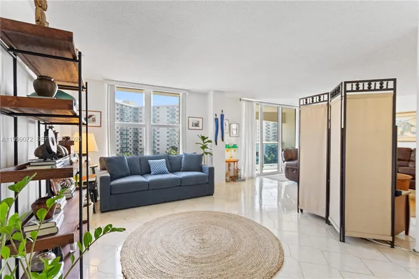 $3,100 | 3800 South Ocean Drive, Unit 719, Hollywood, FL 33019