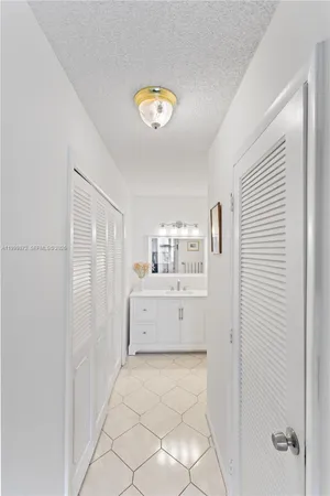 $3,100 | 3800 South Ocean Drive, Unit 719, Hollywood, FL 33019