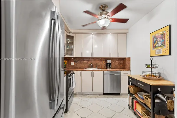 $3,100 | 3800 South Ocean Drive, Unit 719, Hollywood, FL 33019