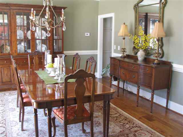 215 Rockingham Road Greenville, SC 29607 - Photo 3 of 25
