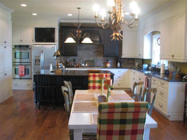 215 Rockingham Road Greenville, SC 29607 - Photo 8 of 25