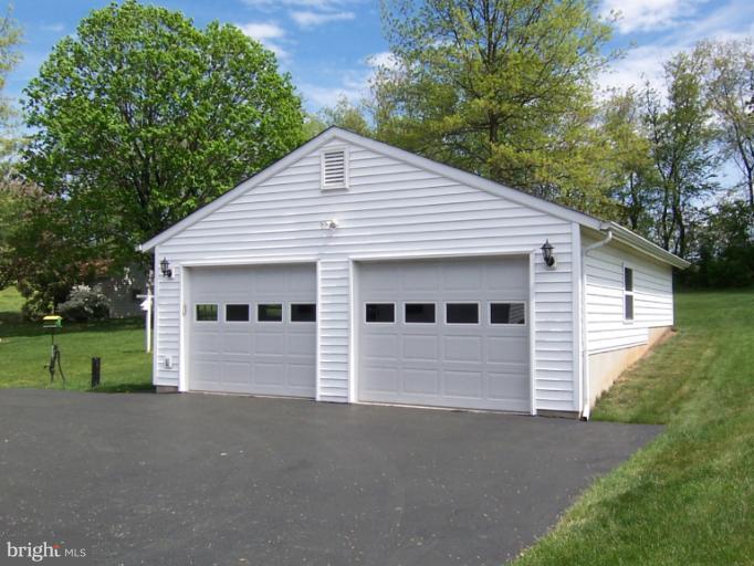 9936 Moxley Road Damascus, MD 20872 - Photo 2 of 22 Detached 2 Car Garage