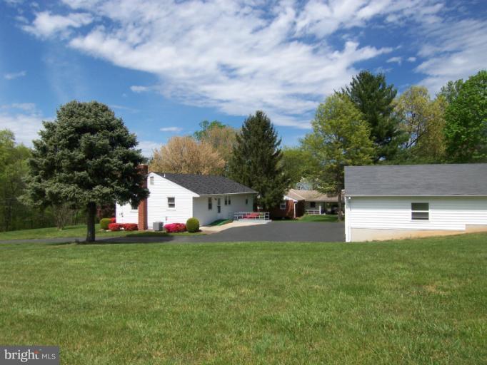 9936 Moxley Road Damascus, MD 20872 - Photo 16 of 22 Exterior (General)