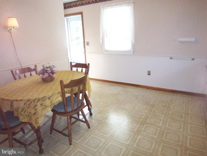 9936 Moxley Road Damascus, MD 20872 - Photo 18 of 22 Kitchen