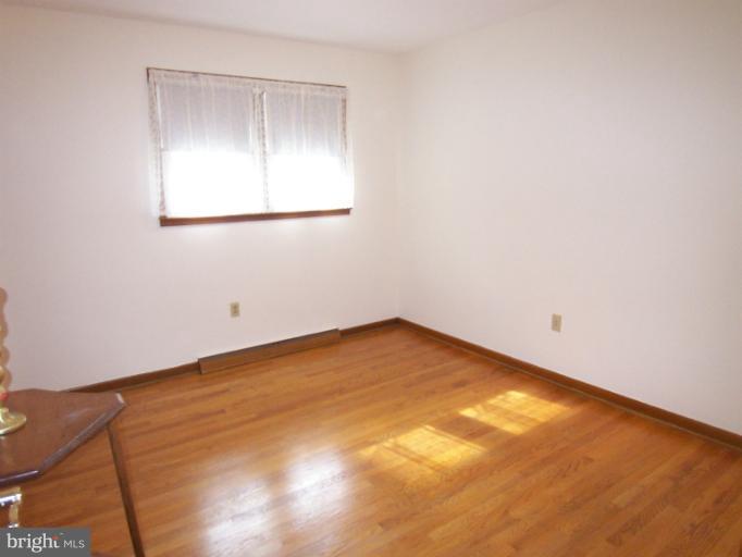 9936 Moxley Road Damascus, MD 20872 - Photo 19 of 22 Bedroom 1