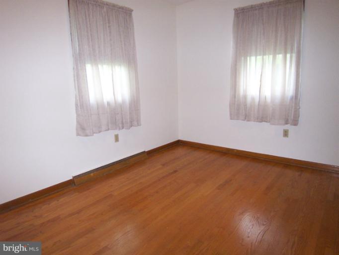 9936 Moxley Road Damascus, MD 20872 - Photo 4 of 22 Bedroom 2