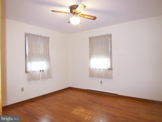 9936 Moxley Road Damascus, MD 20872 - Photo 6 of 22 Bedroom 3