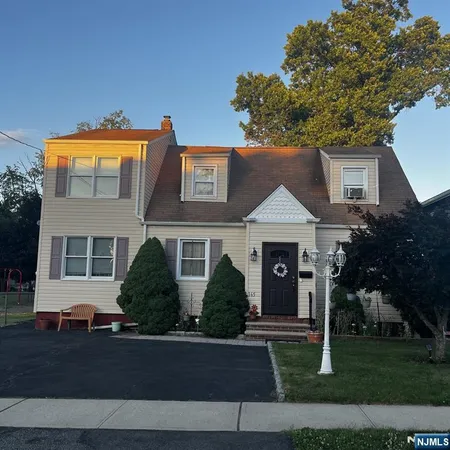 $2,600 | 165 Woods Avenue, Unit 2, Bergenfield, NJ 07621