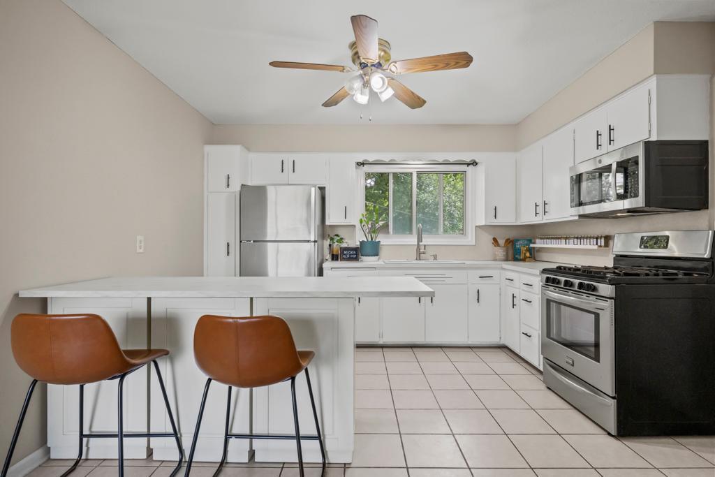 4370 Nicols Road Eagan, MN 55122 - Photo 19 of 47