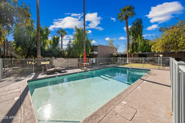 $200,000 | 1101 East Bethany Home Road, Unit 8, Phoenix, AZ 85014