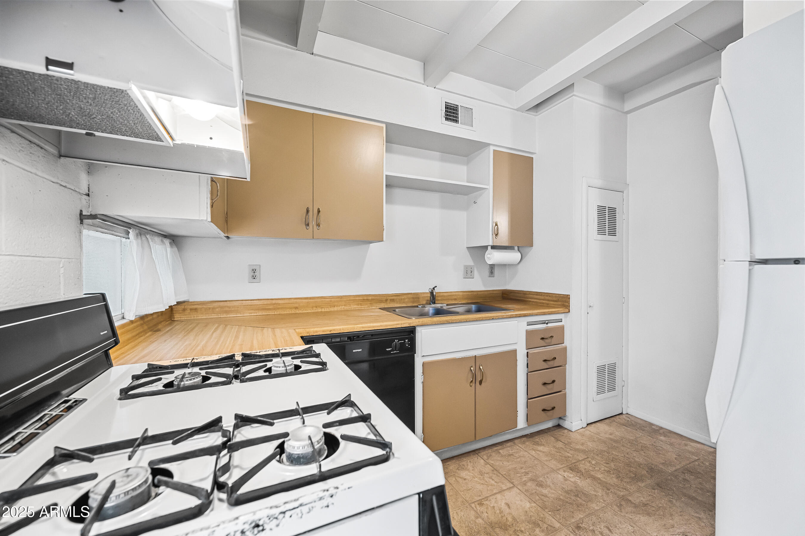 1101 East Bethany Home Road, Unit 8 Phoenix, AZ 85014 - Photo 10 of 20 10-1101EBHR8-ocupix-