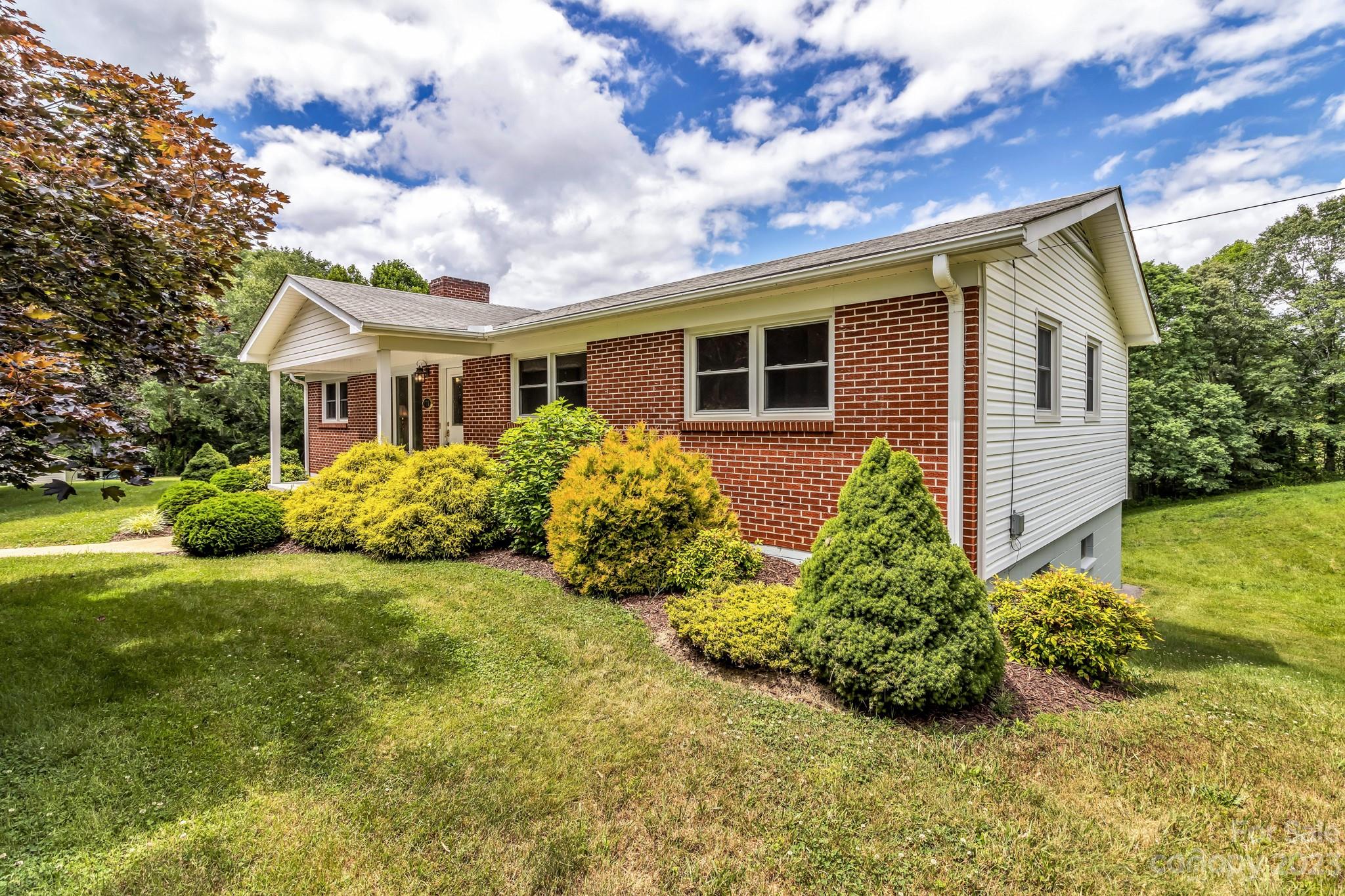779 Jupiter Road Weaverville, NC 28787 - Photo 2 of 42 Gallery Image 2