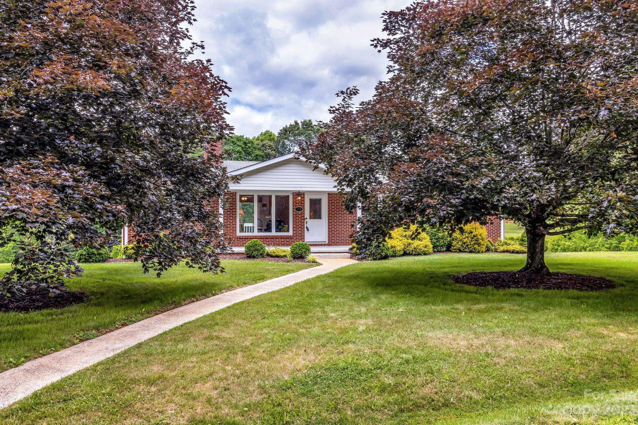 779 Jupiter Road Weaverville, NC 28787 - Photo 4 of 42 Gallery Image 4
