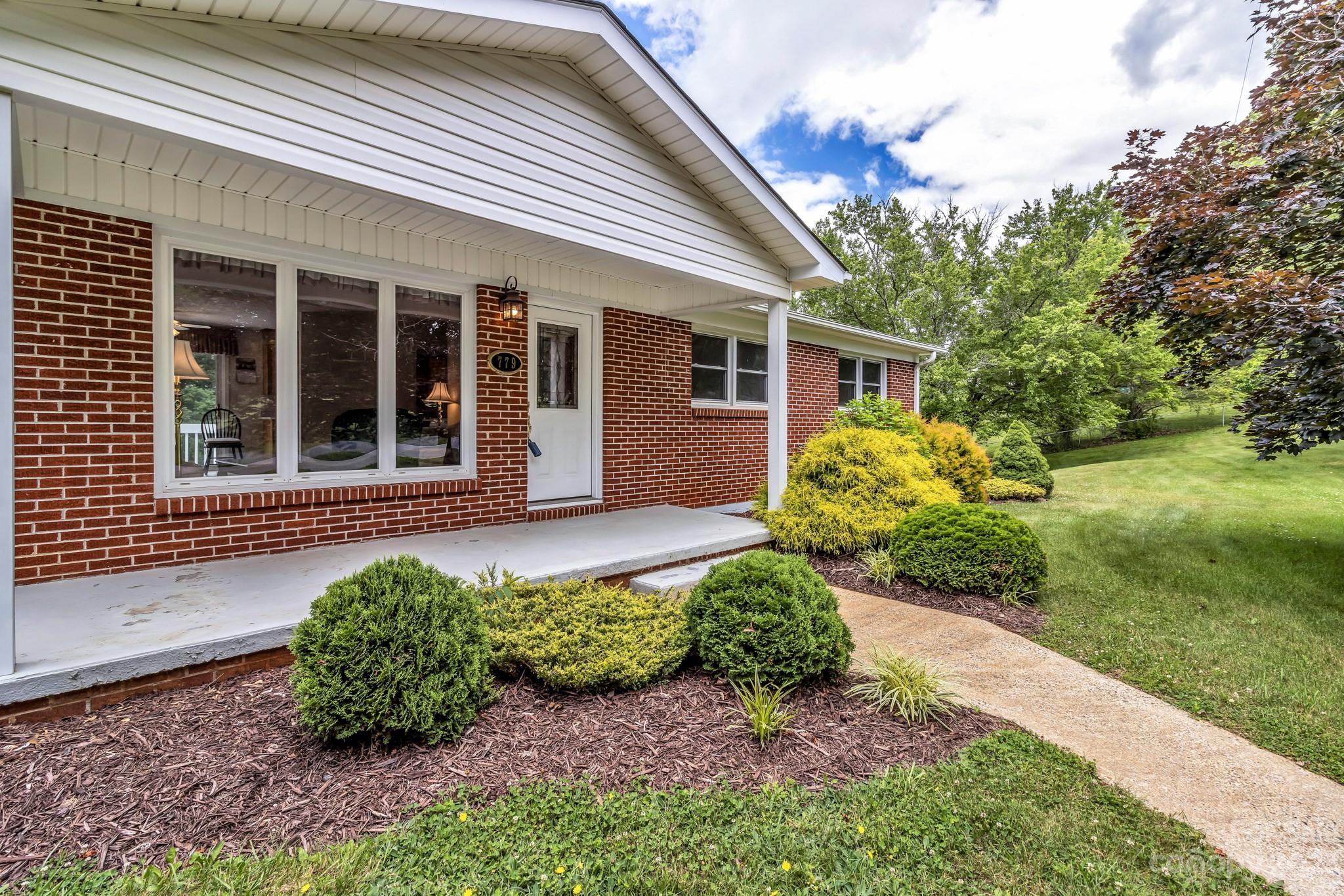 779 Jupiter Road Weaverville, NC 28787 - Photo 7 of 42 Gallery Image 7