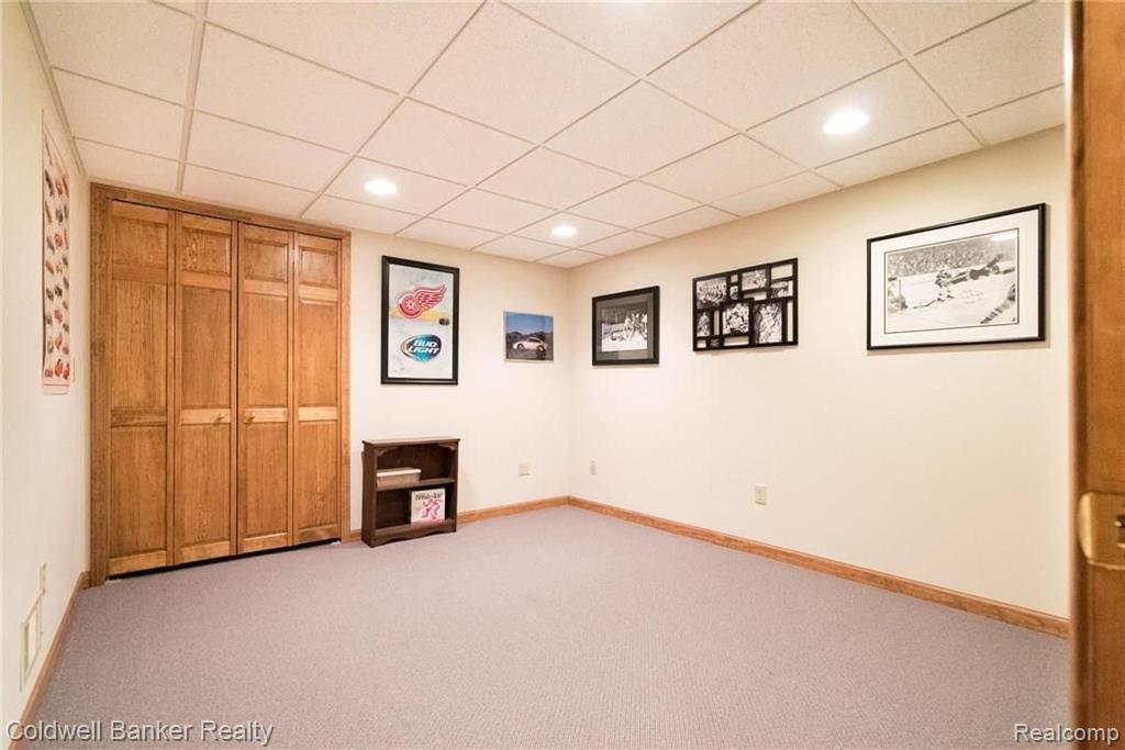 3736 Newcastle Drive Rochester Hills, MI 48306 - Photo 34 of 40