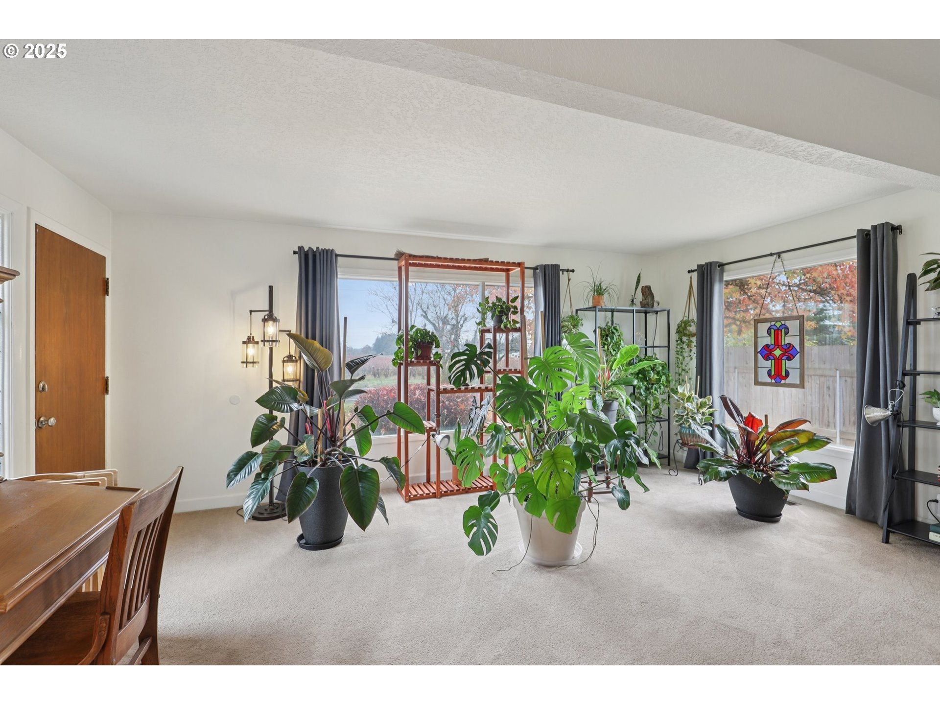 4535 Southwest Golf Course Road Cornelius, OR 97113 - Photo 9 of 43 a view of entryway with furniture