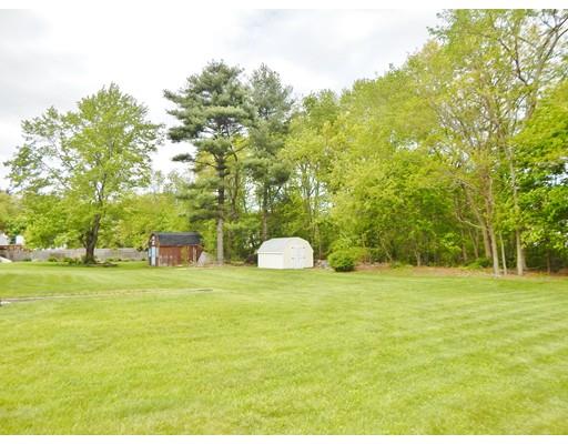 39 Farnham Road Stoughton, MA 02072 - Photo 3 of 10