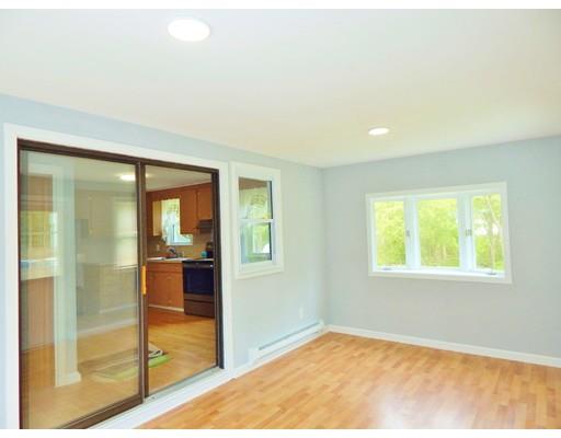 39 Farnham Road Stoughton, MA 02072 - Photo 4 of 10