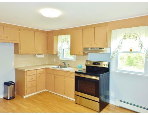 39 Farnham Road Stoughton, MA 02072 - Photo 6 of 10