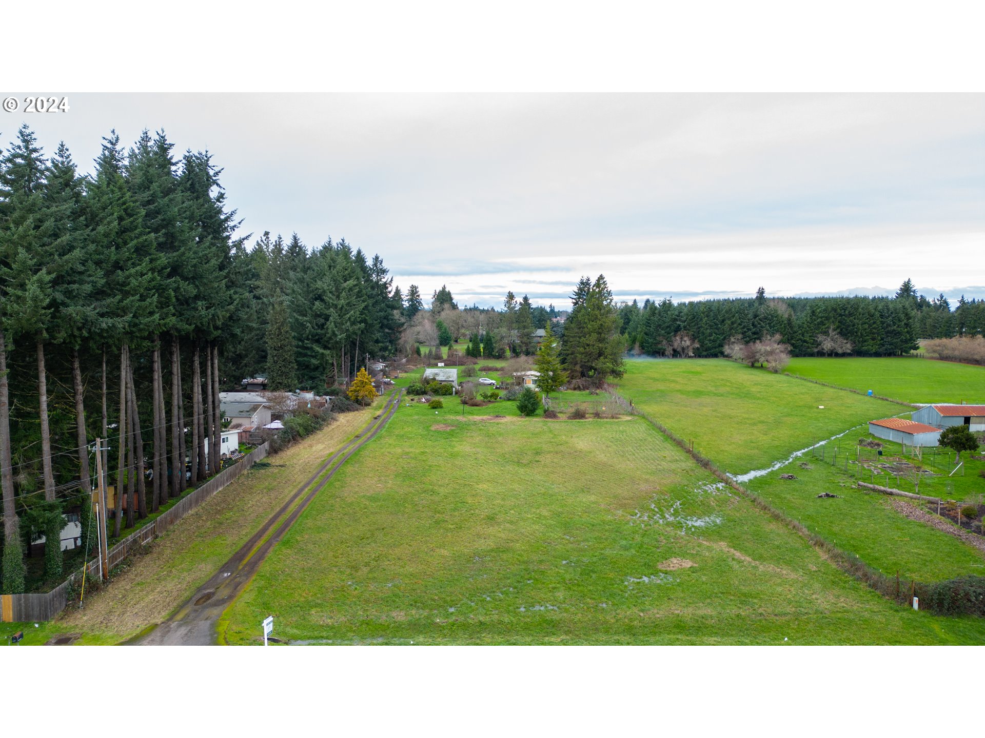 27245 Clear Lake Road Eugene, OR 97402 - Photo 7 of 9 Gallery Image 7