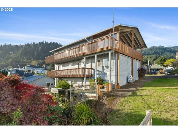 $620,000 | 305 Cypress Avenue, Garibaldi, OR 97118