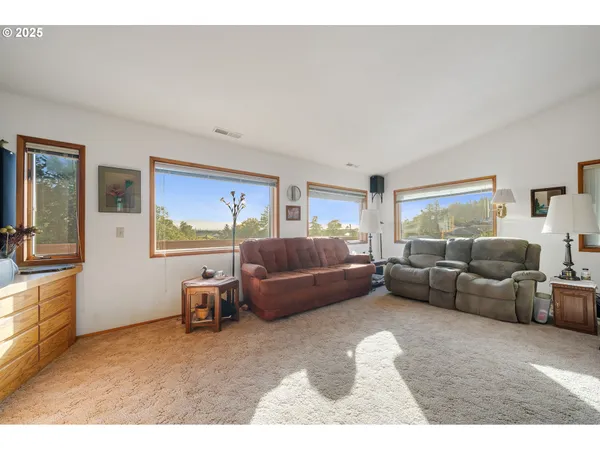 $620,000 | 305 Cypress Avenue, Garibaldi, OR 97118