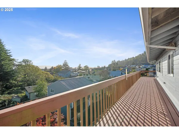 $620,000 | 305 Cypress Avenue, Garibaldi, OR 97118
