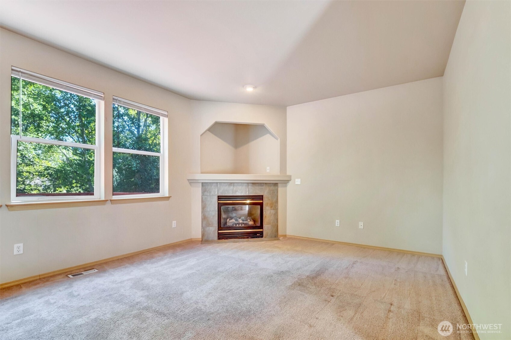 2426 Stafford Way Bothell, WA 98012 - Photo 10 of 40