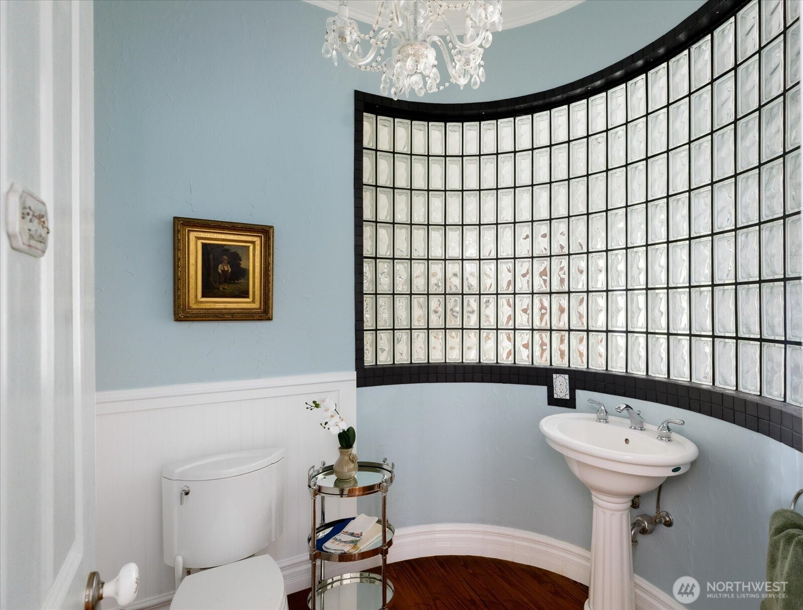 5427 Bayview Road Langley, WA 98260 - Photo 15 of 40 a bathroom with a sink and toilet