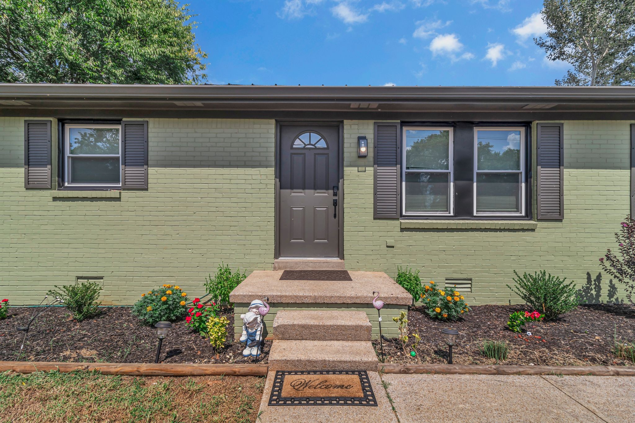 3759 Snell Road Murfreesboro, TN 37127 - Photo 6 of 27 a front view of a house