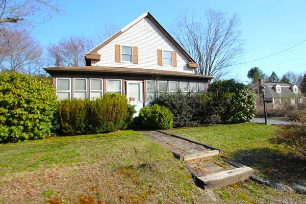 $650,000 | 300 Chestnut Street, Franklin, MA 02038