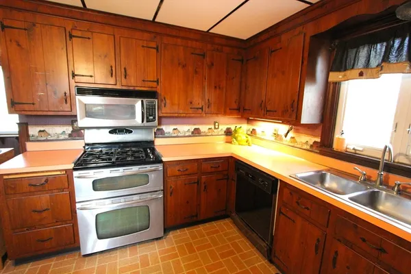 $650,000 | 300 Chestnut Street, Franklin, MA 02038