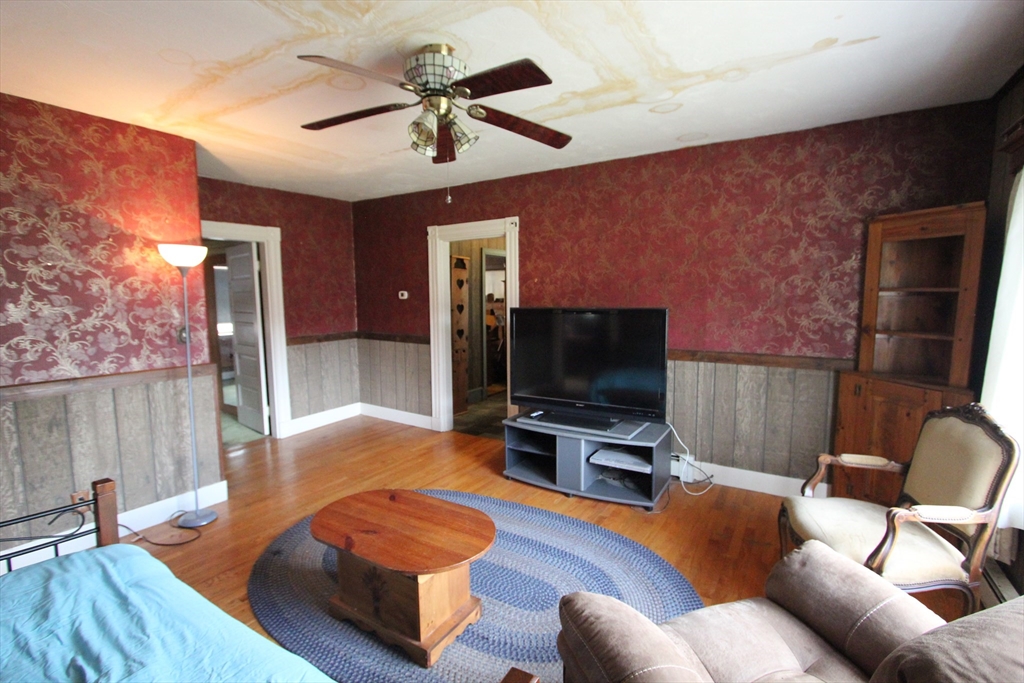 300 Chestnut Street Franklin, MA 02038 - Photo 9 of 31