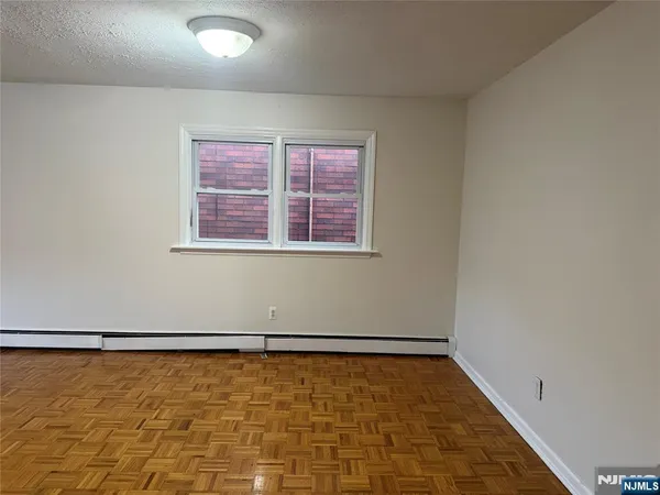 $2,695 | 2513 Palisade Avenue, Union City, NJ 07087