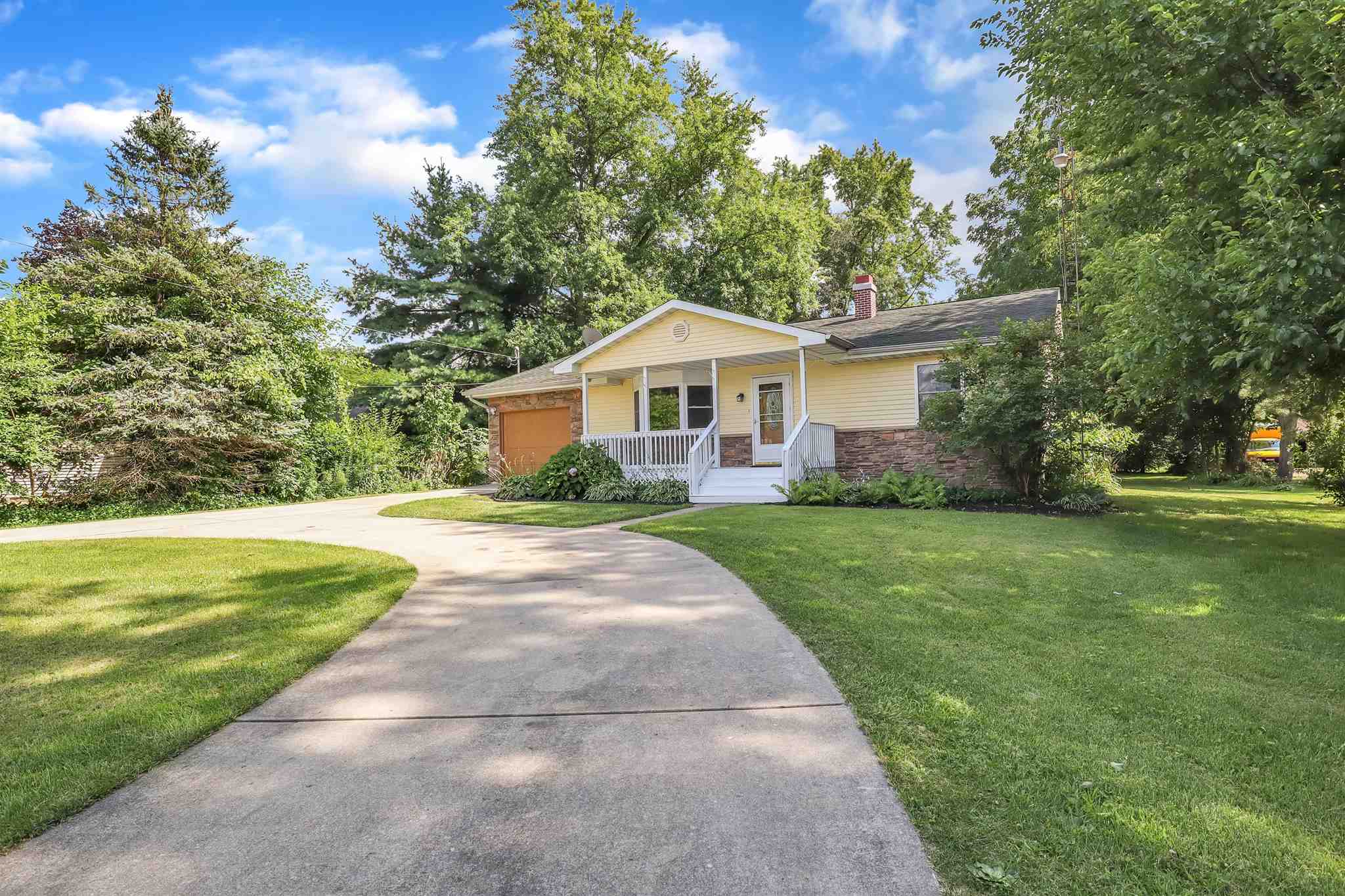23026 Adams Road South Bend, IN 46628 - Photo 4 of 34 Gallery Image 4