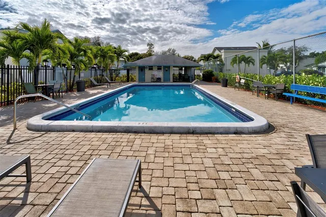 $1,795 | 3001 Northwest 4th Terrace, Unit 143, Pompano Beach, FL 33064