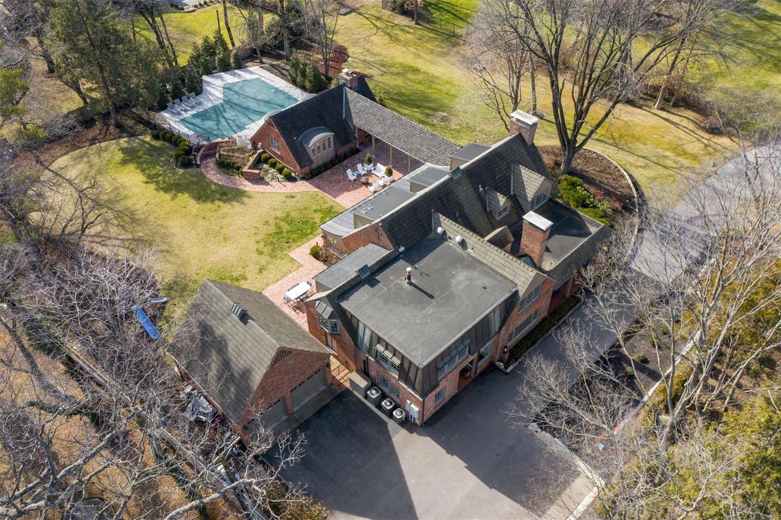 22 Dromara Road St. Louis, MO 63124 - Photo 3 of 49