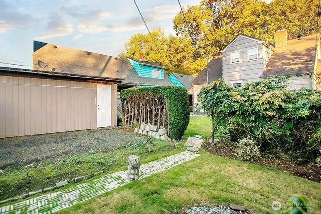 a view of a garden with plants