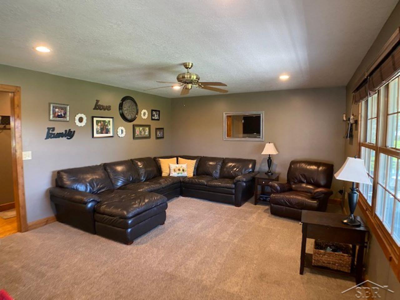 7609 North River Road Freeland, MI 48623 - Photo 12 of 36 50108948-11.JPG